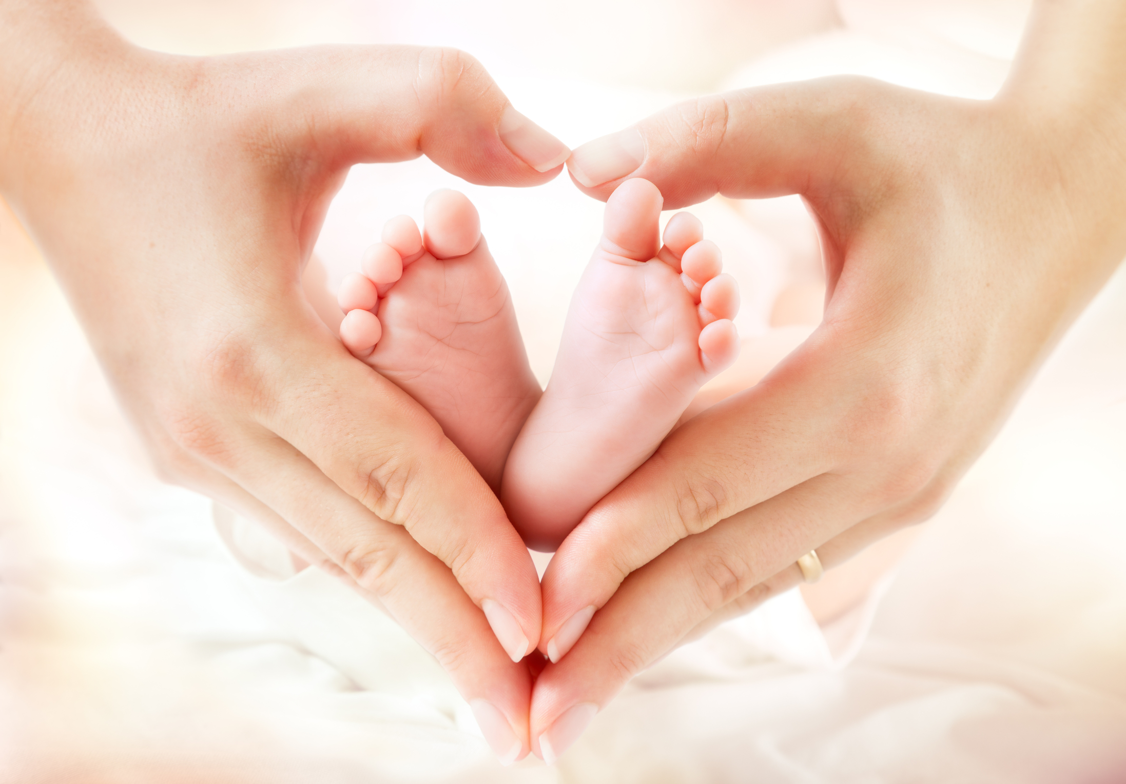 Babymassage met zachte olie